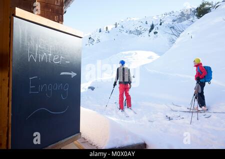 Schweiz, Uri, Riemenstalden, Skitouren rund um lidernen Hütte über dem Vierwaldstättersee Stockfoto