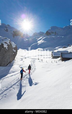 Schweiz, Uri, Riemenstalden, Skitouren rund um lidernen Hütte über dem Vierwaldstättersee Stockfoto