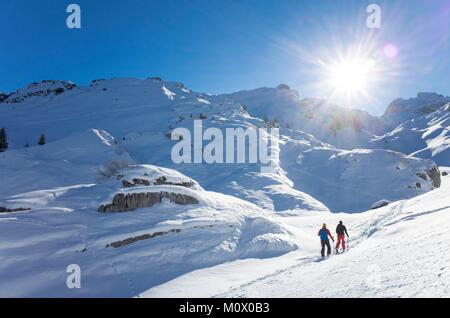 Schweiz, Uri, Riemenstalden, Skitouren rund um lidernen Hütte über dem Vierwaldstättersee Stockfoto