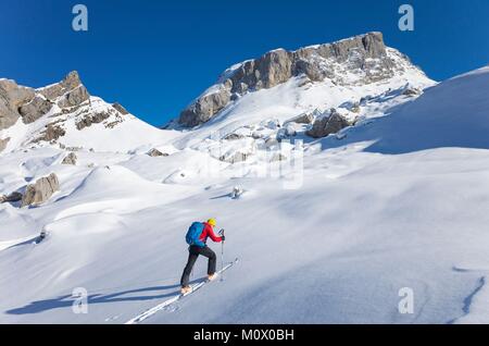 Schweiz, Uri, Riemenstalden, Skitouren rund um lidernen Hütte über dem Vierwaldstättersee Stockfoto