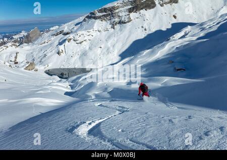 Schweiz, Uri, Riemenstalden, Skitouren rund um lidernen Hütte über dem Vierwaldstättersee Stockfoto