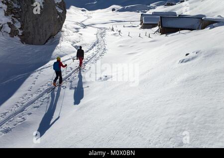 Schweiz, Uri, Riemenstalden, Skitouren rund um lidernen Hütte über dem Vierwaldstättersee Stockfoto