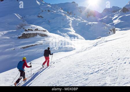 Schweiz, Uri, Riemenstalden, Skitouren rund um lidernen Hütte über dem Vierwaldstättersee Stockfoto