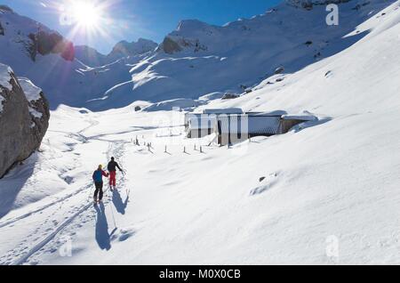 Schweiz, Uri, Riemenstalden, Skitouren rund um lidernen Hütte über dem Vierwaldstättersee Stockfoto