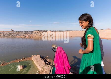 Indien, Rajasthan, Wüste Thar, Kichan, Dorf der Marwari Jain communuty, Dorf Frauen Stockfoto