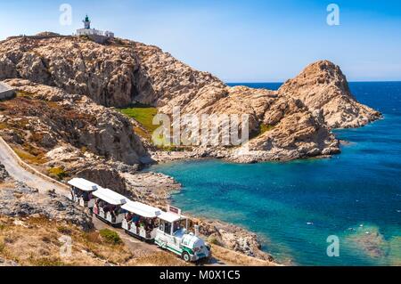 Frankreich, Haute Corse, Balagne, Ile Rousse, Inselchen und der Leuchtturm von La Pietra mit seinen kleinen Zug in den Vordergrund Stockfoto