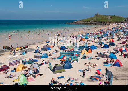 Vereinigtes Königreich, Cornwall, Saint Ives, Porthmeor Beach, die Leute am Strand Stockfoto