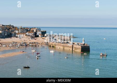 Vereinigtes Königreich, Cornwall, Saint Ives, Hafen und Strand Stockfoto