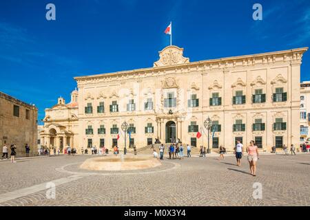 Malta, Valletta, als Weltkulturerbe von der UNESCO, Hostel von Kastilien von Andrea Belli 1744 konzipiert, jetzt Heimat für das Amt des Ministerpräsidenten Stockfoto