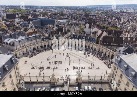 Frankreich, Côte d'Or, Dijon, Liberation Square gesehen vom Turm Philippe Le Bon der Palast der Herzöge von Burgund Stockfoto