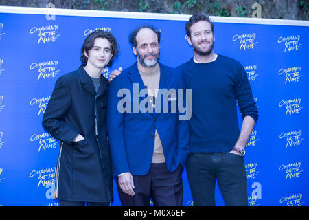 Roma, Italien. 24 Jan, 2018. Der italienische Regisseur Luca Guadagnino mit amerikanischen Schauspielern Armee Hammer und Timothée Chalamet Photocall in Rom der Film "Chiamami col tuo Nome" (Originaltitel: "Rufen Sie mich an, indem Sie Name') Quelle: Matteo Nardone/Pacific Press/Alamy leben Nachrichten Stockfoto