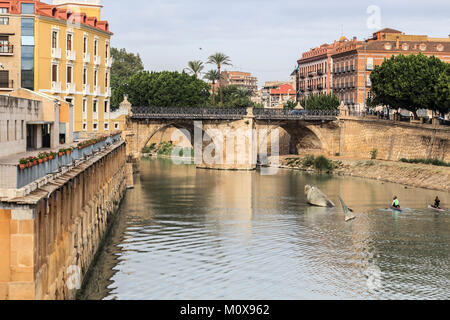 Allgemeine Blick auf die Stadt und Fluss Segura, historisches Zentrum, Murcia, Spanien. Stockfoto