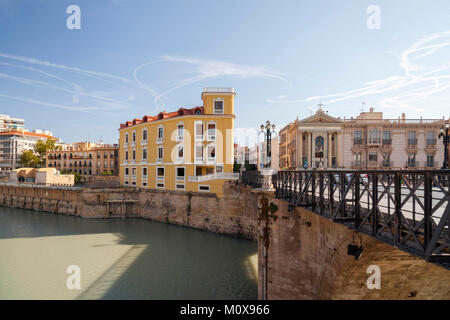 Allgemeine Blick auf die Stadt und Fluss Segura, historisches Zentrum, Murcia, Spanien. Stockfoto