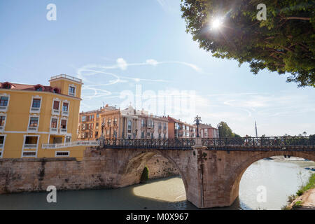 Allgemeine Blick auf die Stadt und Fluss Segura, historisches Zentrum, Murcia, Spanien. Stockfoto