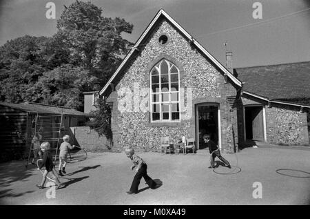 Dorf Grundschule 1970s England. Cheveley Cambridgeshire 1978 70 s UK HOMER SYKES Stockfoto