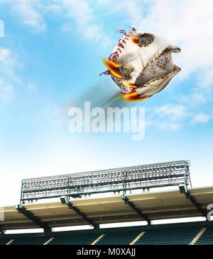 Home Run Feuerball Flamme über Stadion Stockfoto