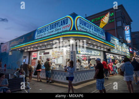 Ein Dumser Dairyland Eis outlet auf der Strandpromenade in Ocean City, Maryland, Vereinigte Staaten. Stockfoto