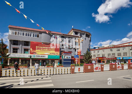 Shangri-La, China - September 24, 2017: City Downtown, früher genannt Zhongdian. Stockfoto