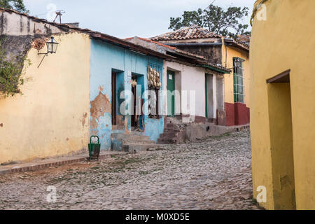 El calles de Trinidad, Kuba al Atardecer Stockfoto