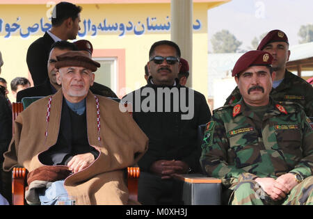 Der afghanische Präsident Ashraf Ghani besuchte die Afghan National Army Special Operations Command am Lager Commando, Kabul, Afghanistan, Jan. 19, 2018. (NSOCC-A Stockfoto