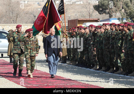 Der afghanische Präsident Ashraf Ghani besuchte die Afghan National Army Special Operations Command am Lager Commando, Kabul, Afghanistan, Jan. 19, 2018. (NSOCC-A Stockfoto