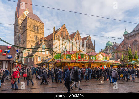 Weihnachtsmarkt, Marktplatz im Zentrum der Stadt, in der Kirche der Muttergottes, Bremen, Deutschland, Europa Stockfoto