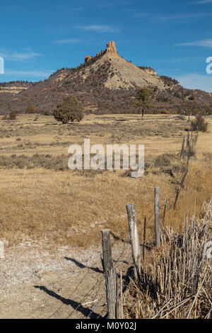 Dulce, New Mexico - Landschaft entlang der Autobahn 84 in der Nähe der Wasserscheide. Stockfoto