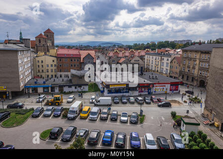 Luftbild der Altstadt in Klodzko Stadt, Woiwodschaft Niederschlesien, Polen, Ansicht mit Kirche der Himmelfahrt der Jungfrau Maria Stockfoto