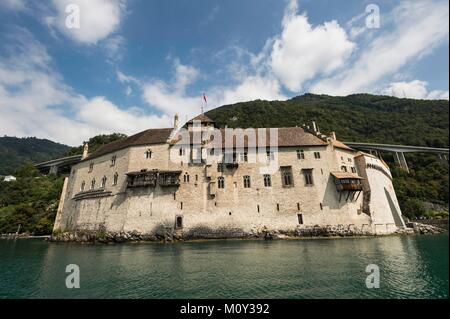 Schweiz, Waadt, Speicherkraftwerke Veytaux, Genfer See, Segel Kreuzfahrt, Schloss Chillon Stockfoto