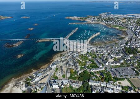 Frankreich, Finistere, Roscoff, die Stadt und den Hafen (Luftbild) Stockfoto