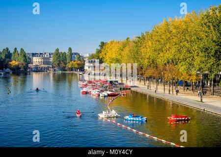 Frankreich, Paris, La Villette Becken, der größten künstlichen Wasserstraße in Paris, die den Ourcq Canal auf die Canal Saint-Martin verbindet Stockfoto