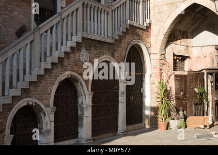 Restaurant und Campiello del Remer, Cannaregio, Venice, Italien. Stockfoto