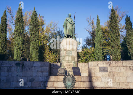 Statue von Afonso I. von Portugal, als "der Eroberer" vor der Palast der Herzöge von Braganza bekannt in Guimaraes Stadt in der Provinz Minho, Portugal Stockfoto