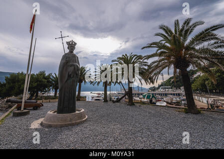 Denkmal von Stephen Tvrtko Kotromanic, erster König von Bosna in Herceg Novi Stadt an der Adria Küste in Montenegro Stockfoto