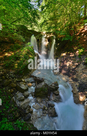 Stanser Bach mit dam in der wolfsklamm, Stans, Karwendel, Tirol, Österreich Stockfoto