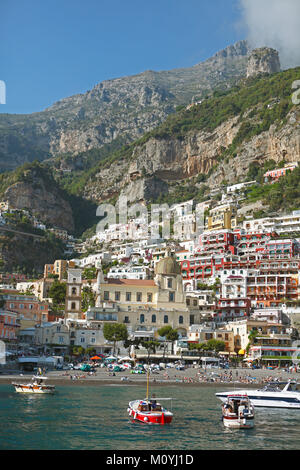 Blick auf die Stadt, Positano, Amalfi, Kampanien, Italien Stockfoto