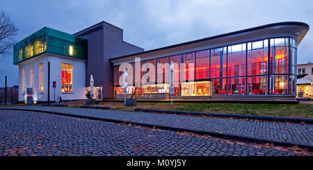 Forum Produktdesign in der Morgendämmerung, Solingen, Bergisches Land, Nordrhein-Westfalen, Deutschland Stockfoto