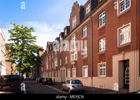 Deutschland, Köln, Häuser in Buelow Straße im Bezirk Nippes. Deutschland, Koeln, Haeuser in der Buelowstrasse im Stadtteil Nippes. Stockfoto