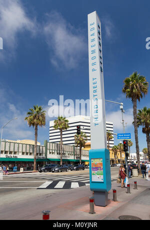 Straßenschild an der Kreuzung der 3rd Street Promenade und Wilshire Blvd., Santa Monica, California, United States Stockfoto