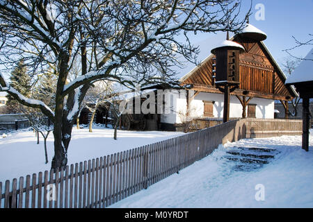 Zdar nad Sazavou, TSCHECHISCHE REPUBLIK - Dec 18, 2015: traditionellen bäuerlichen Architektur in Open-air Museum in Prerov nad Labem, Mittelböhmische Region. Dies ist die o Stockfoto