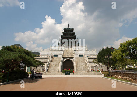 Seoul, Republik Korea. 20 Sep, 2012. Südkorea: National Folk Museum von Korea in Seoul Gyeongbokgung Palast | Verwendung der weltweiten Kredit: dpa/Alamy leben Nachrichten Stockfoto