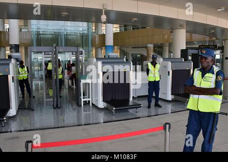 Mombasa, Kenia. 12 Aug, 2017. Der neue Bahnhof von Mombasa am 11.08.2017 sieht aus wie ein Flughafen - Kenia. | Verwendung der weltweiten Kredit: dpa/Alamy leben Nachrichten Stockfoto