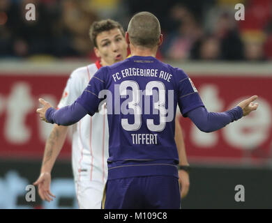 Düsseldorf, 24. Januar 2018, 2.Liga Spieltag 19, Fortuna Duesseldorf v Erzgebirge Aue: Christian Tiffert (Aue) Gesten. Credit: Jürgen Schwarz/Alamy leben Nachrichten Stockfoto