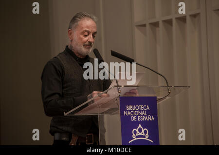 Madrid, Spanien. 25 Jan, 2018. Der berühmte spanische Fotograf Alberto García Alix gab eine Konferenz in der Nationalbibliothek in Madrid über die Beziehung zwischen Wort und Fotografie. Credit: Lora Grigorova/Alamy leben Nachrichten Stockfoto