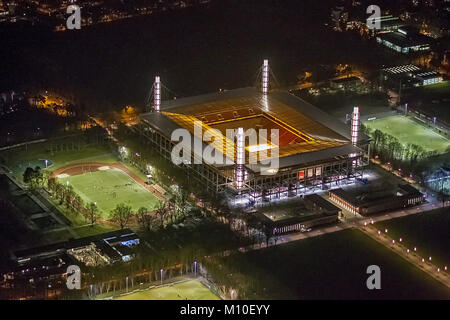 Luftbild, RheinEnergieStadion, Müngersdorfer Stadion, 1. FC Köln, Bundesligastadion bei Nacht, Nachtaufnahme, Köln, Rheinland, Nordrhein-Westfalen, D Stockfoto