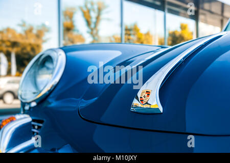 Nowosibirsk, Russland - 16. Juni 2017: Porsche 356, close-up. Fotografie von einem klassischen Auto auf einer Straße in Nowosibirsk Stockfoto