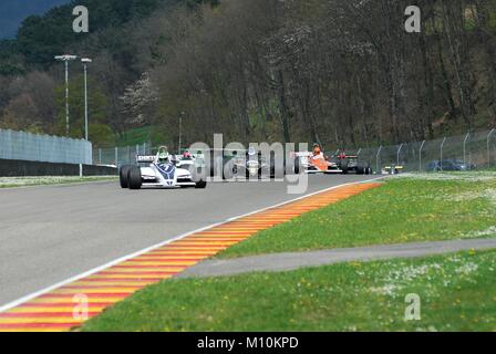 Mugello am 1. April 2007: Unbekannte laufen auf klassische F1-Wagen 1980 Brabham BT 49 auf Mugello in Italien in Mugello Historic Festival. Stockfoto