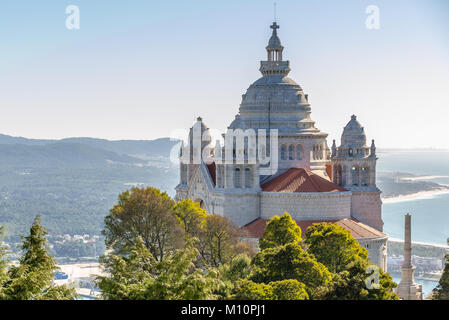 Berühmte Wallfahrtskirche Santa Luzia und das Heiligste Herz Jesu in Viana do Castelo Stadt in der Provinz Minho, Portugal Stockfoto