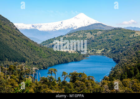 Huerquehue Nationalpark (Chile): Lagune, Berge und Wälder Stockfoto