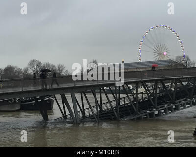 Paris, Frankreich - 25. Januar 2018: Hochwasser steigt in Paris, Seine im Hochwasser am 25. Januar 2018 Stockfoto